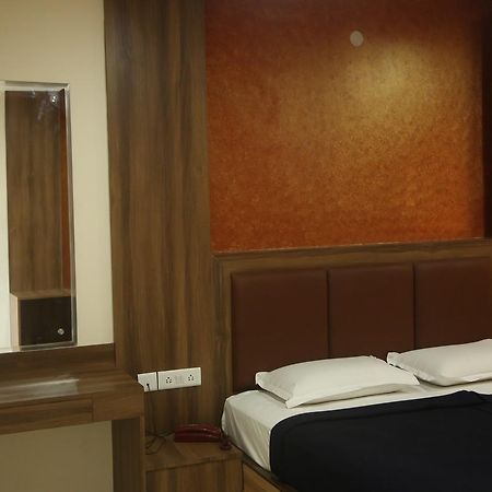 Hotel Dwaraka Paradise Hyderabad Esterno foto