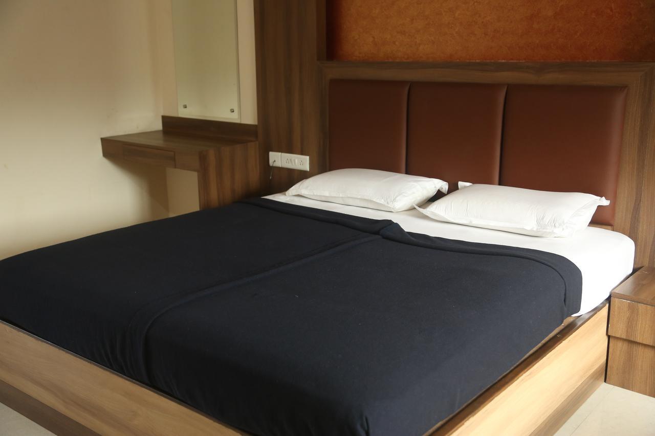Hotel Dwaraka Paradise Hyderabad Esterno foto